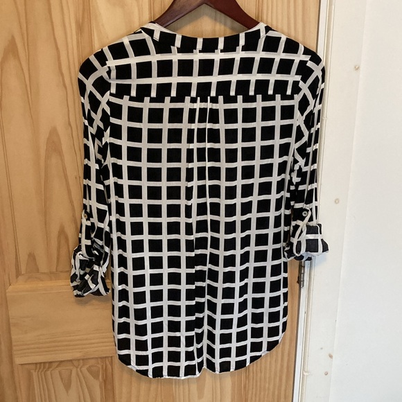 Black and white blouse - Picture 3 of 5